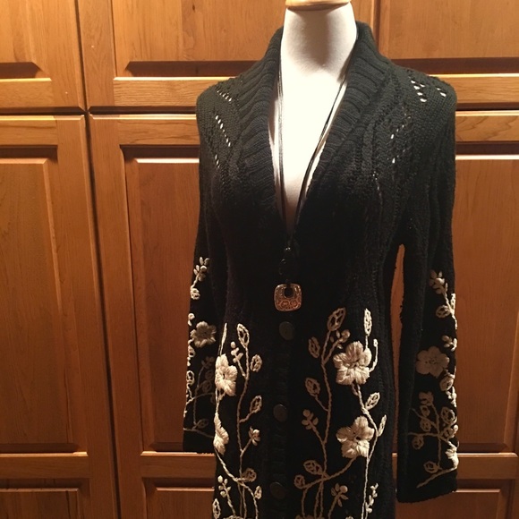 Statement Curio Long Sweater Coat/Floral Detail - Picture 4 of 8